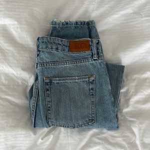 Urban Outfitters mom jeans
